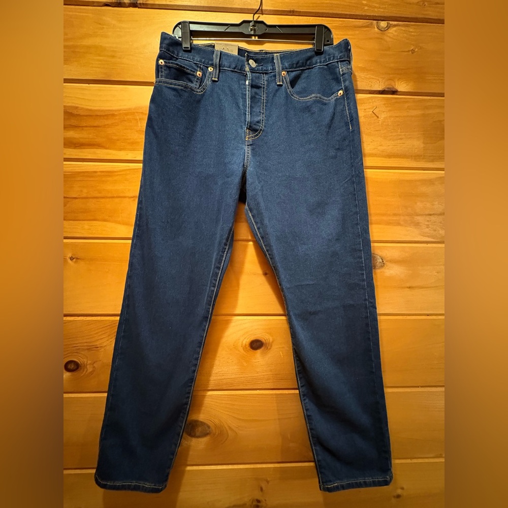 Levi's Women's Straight Wedgie Fit Jeans button fly in Dark Blue Wash NWT 31